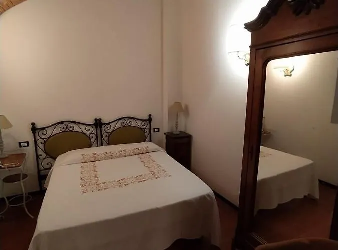 招待所 Palazzo Turro Podenzano